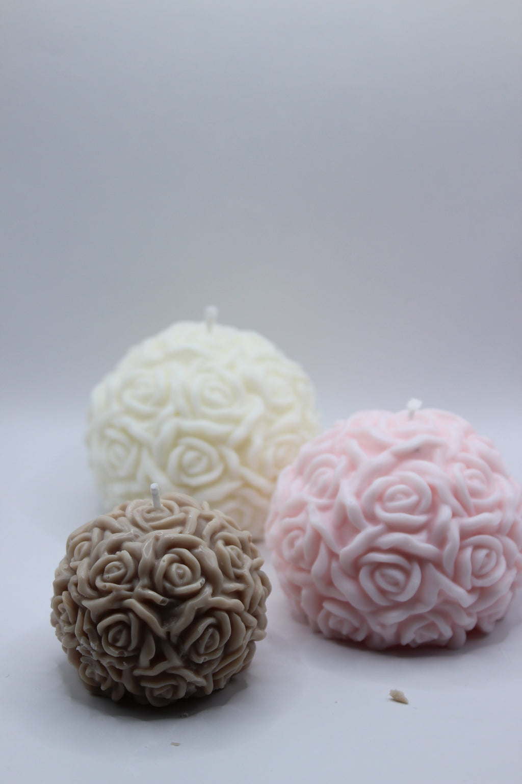 Esfera Flora – conjunto de 3 tamanhos em branco, bege e rosa
