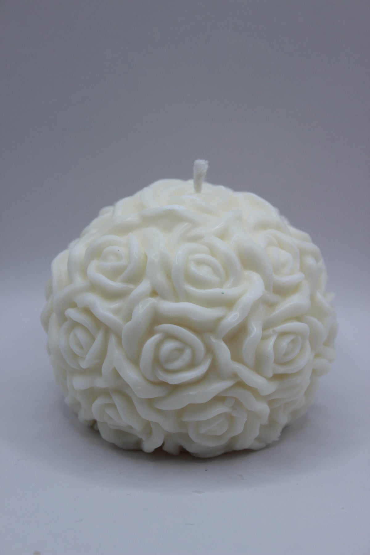 Esfera Flora em branco – vista frontal